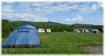 Gwersyllfan yn gyfangwbl ar gyfer teuluoedd